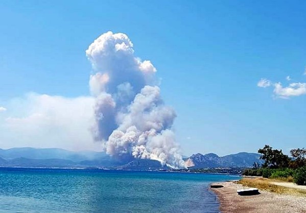 Πυρκαγιά στις Κεχριές Κορινθίας